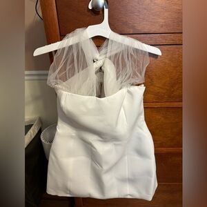 Maryam dress by Meshki